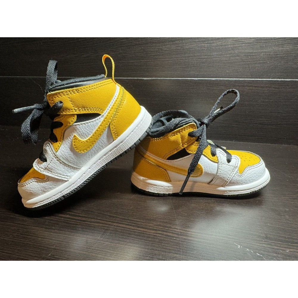 Air Jordan 1 Mid “University Gold” Kids Size 6c 640735-170